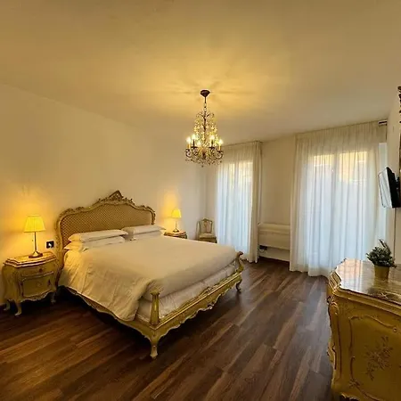Madoneta Venice